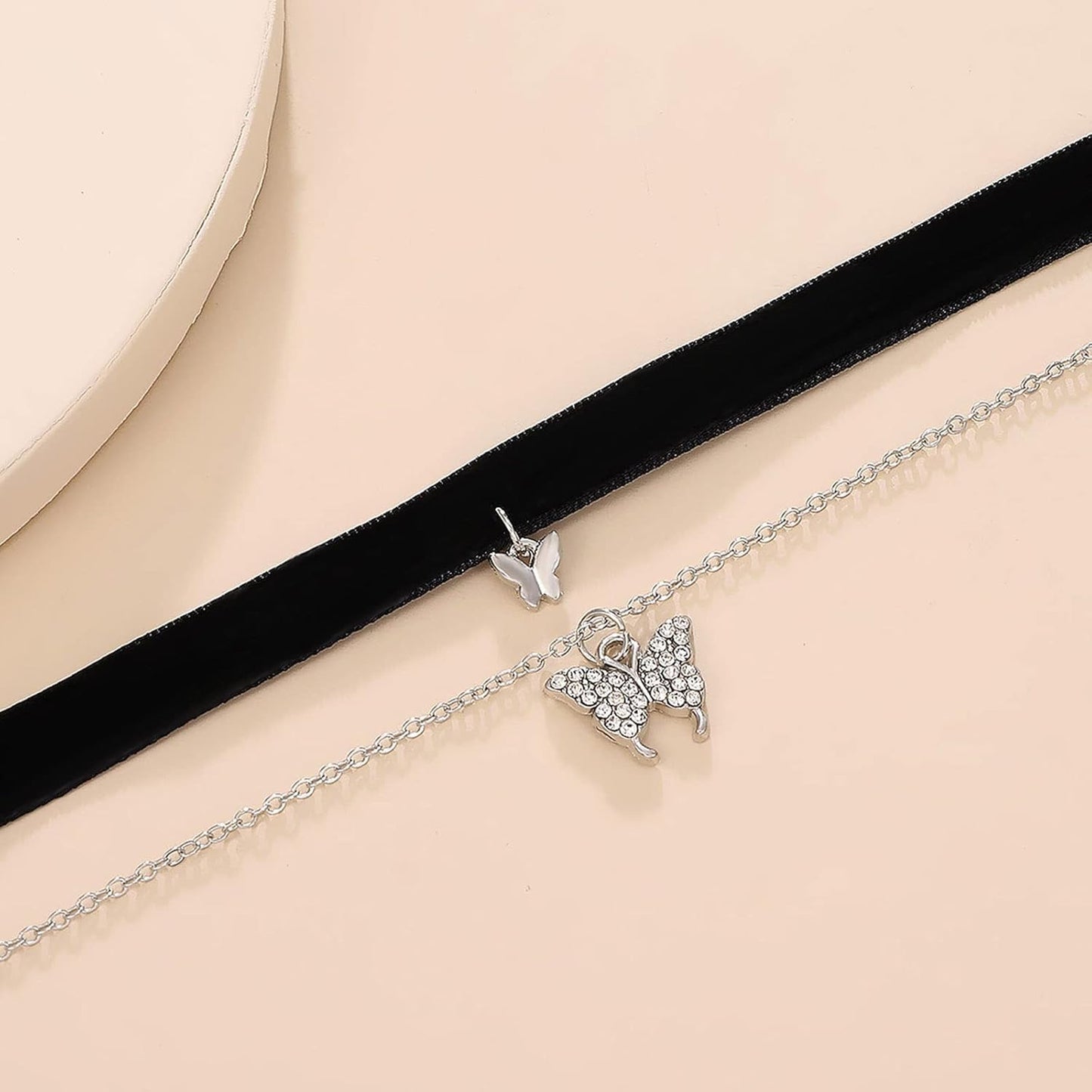 Vintage Black Choker Necklace Chain Goth Leather Choker Butterfly Pendant Necklace Velvet Choker Punk Necklace Rock Statement Butterfly Necklace Charm Jewelry Gift for Women and Girls