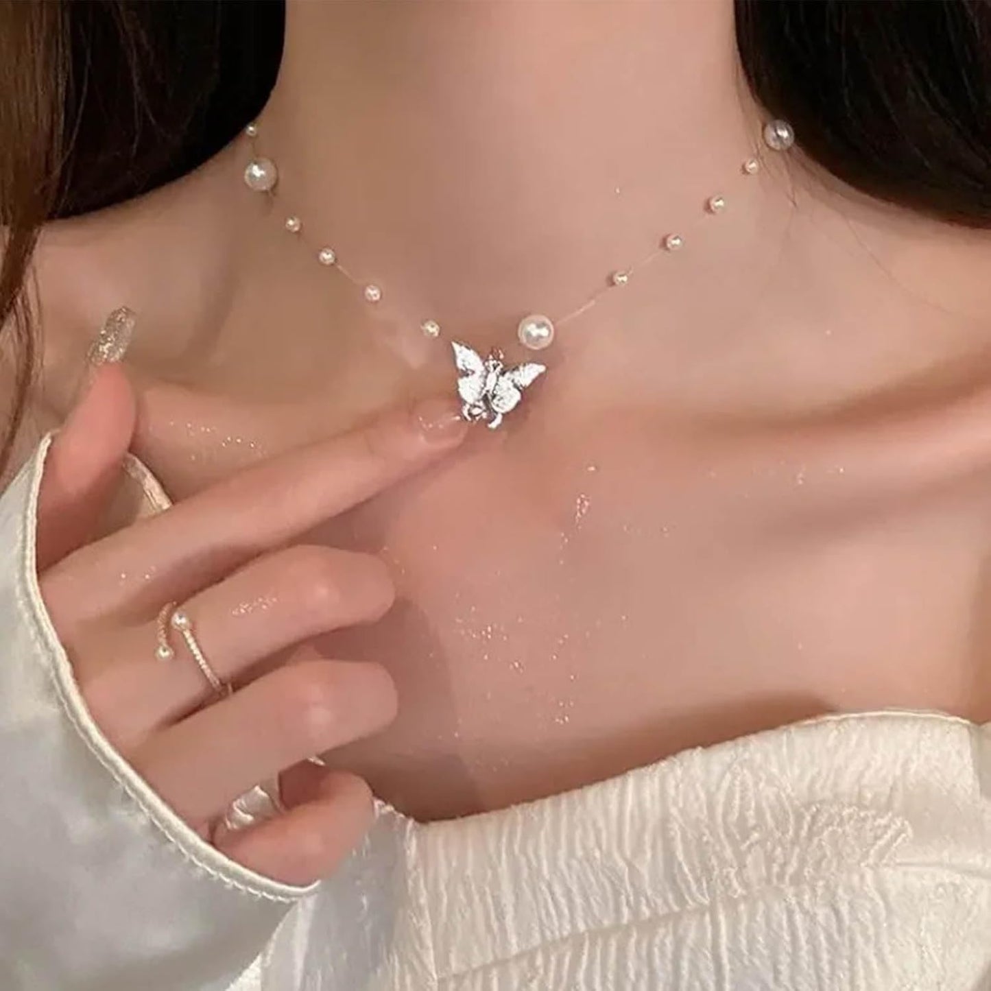 Boho Butterfly Pendant Necklace Choker Vintage Pearl Butterfly Necklace Invisible Line Chain Pearl Necklace Statement Bridal Pearl Satellite Chain Necklace Jewelry for Women